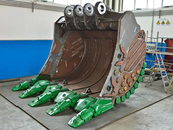 Construction machinery (excavator bucket)