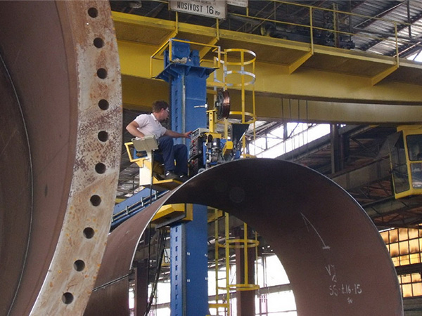 Column and Boom Welding Manipulator